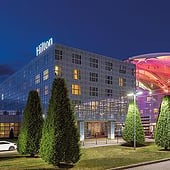 «Hilton Airport München» de Leuchtende Hotelfotografie