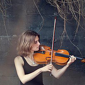 „Sedcard-Portraits“ von Julia Scherkunowa