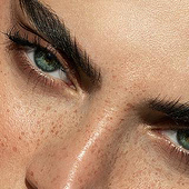 «Macro Beauty — Precision Skin & Texture Retouchi» de Iuliana | Post-Production…