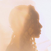 «Set Portraits» von Maria Louceiro