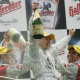 Mika Häkkinen lässt sich als Sieger des DTM-Rennens in Spa feiern
