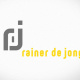 Logo für den Düsseldorfer Architekten Rainer de Jong – bestehend aus seinen Initialen