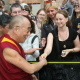Der Dalai Lama in Nürnberg – Bad in der Menge 2