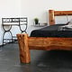 Bett gefertigt aus dem Jahrhunderte alten Holz historischer Schwarzwaldhöfe
