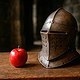 Mittelalter, Helm mit Apfel,