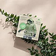 Mockup eines Flyers mit Wanderoutfit