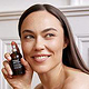 Beautybild für Skin-Care-Kampagnen mit sauberer Hautretusche und natürlichem Look.