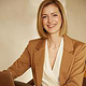 Modernes Businessportrait mit natürlicher Körpersprache für Modelportfolios, Personal Branding und Unternehmensauftritte.