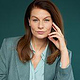 Modernes Businessportrait mit natürlicher Körpersprache für Modelportfolios, Personal Branding und Unternehmensauftritte.