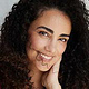 Natürliches Commercial-Headshot mit authentischer Ausstrahlung für internationale Werbekampagnen und Modelportfolios