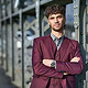 Businessportrait im violetten Sakko