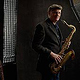 Saxophonist im Fotostudio mit Lichtsetup